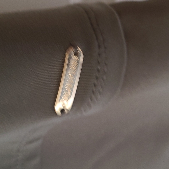 Calvin Klein top - never been worn - Picture 4 of 4